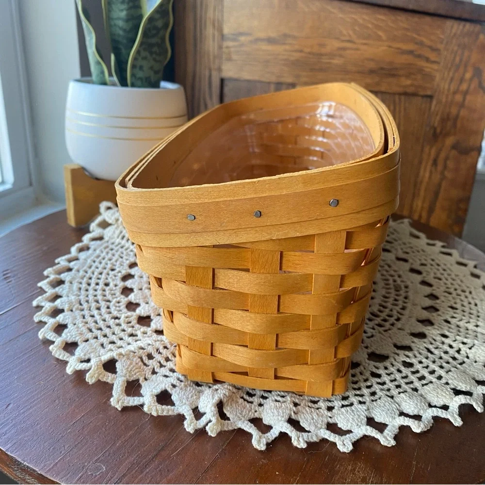 Longaberger 2002 Wicker Vanity Desk Basket w/Blue Floral Liner 2 Plastic Liners